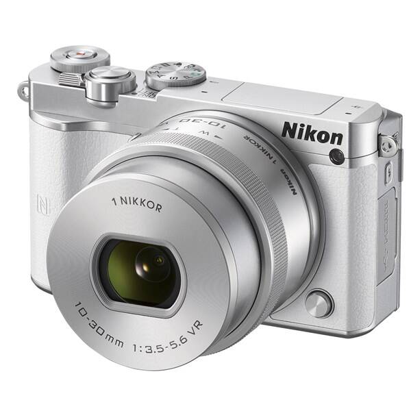 Digitální fotoaparát Nikon J5 + 10-30mm bílý

