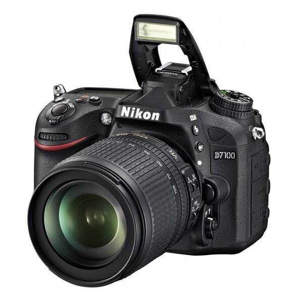 Digitální fotoaparát Nikon D7100 + 18-105 AF-S DX VR černý

