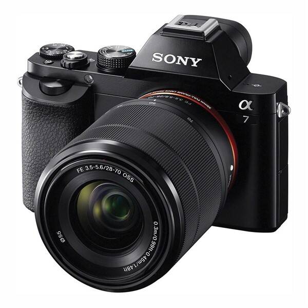Digitální fotoaparát Sony 7 + FE 28-70 OSS černý

