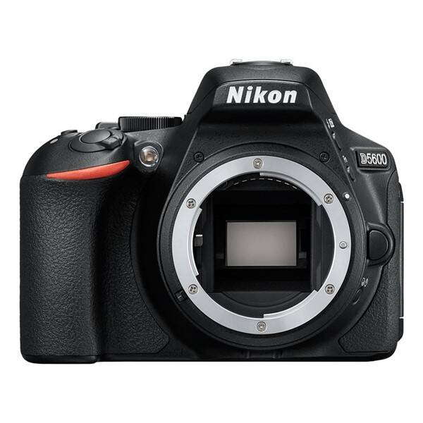 Digitální fotoaparát Nikon D5600 tělo černý

