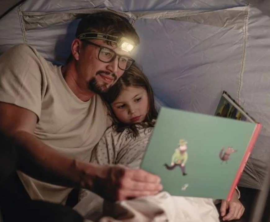 Čelovka EMOS NABÍJECÍ LED 175 LM, 800 mAh černá/zelená Nabíjecí LED čelovka EMOS pro večerní čtení