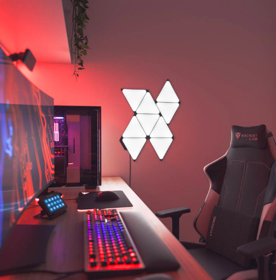 LED světlo Nanoleaf Shapes Ultra Black Triangles Starter Kit 9 ks LED světlo Nanoleaf Shapes Ultra Black Triangles Starter Kit 9 ks