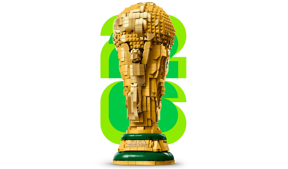 Stavebnice LEGO® Editions 43020 Oficiální trofej Mistrovství světa ve fotbale Fotbalová trofej z kostek LEGO se hodí jako originální dárek pro malé fanoušky, sběratele i nadšené stavitele.