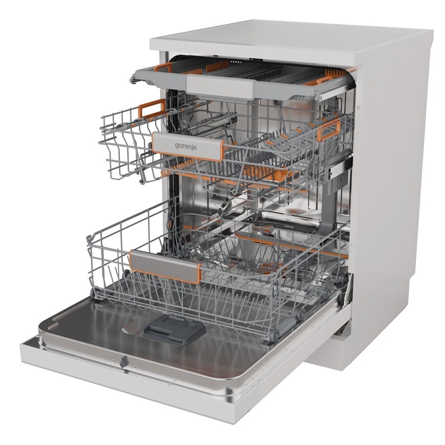 Na obrázku je otevřená myčka Gorenje GS673A97W s 3 vysunutými koši