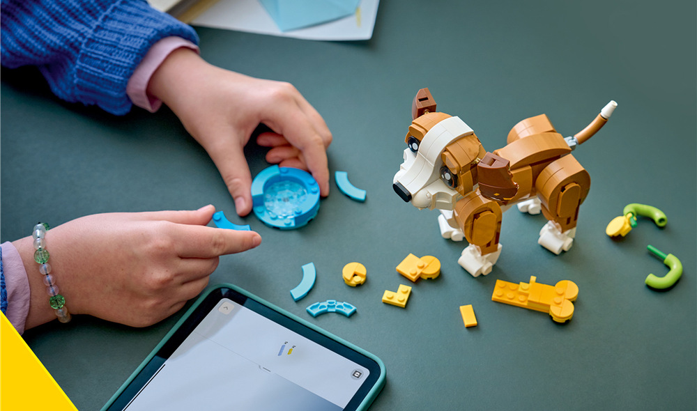 Stavebnice LEGO® Creator 3 v 1 31382 Roztomilá zvířata: Roztomilé štěňátko Pejska můžete pomocí stejných kostek LEGO přestavět na veverku s oříškem nebo kachnu s jezírkem.