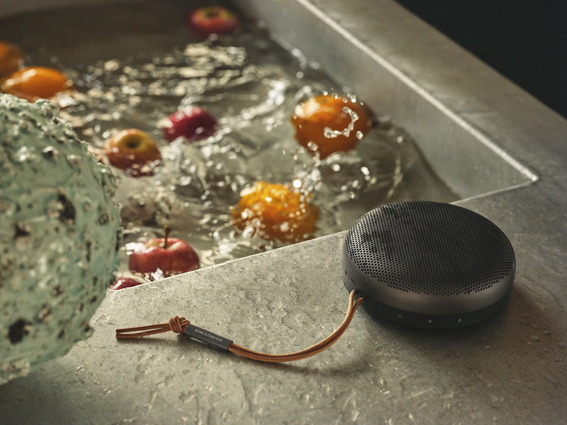 Přenosný reproduktor Bang & Olufsen Beosound A1 (2nd Gen) šedý Přenosný reproduktor Bang & Olufsen Beosound A1 (2nd Gen) šedý