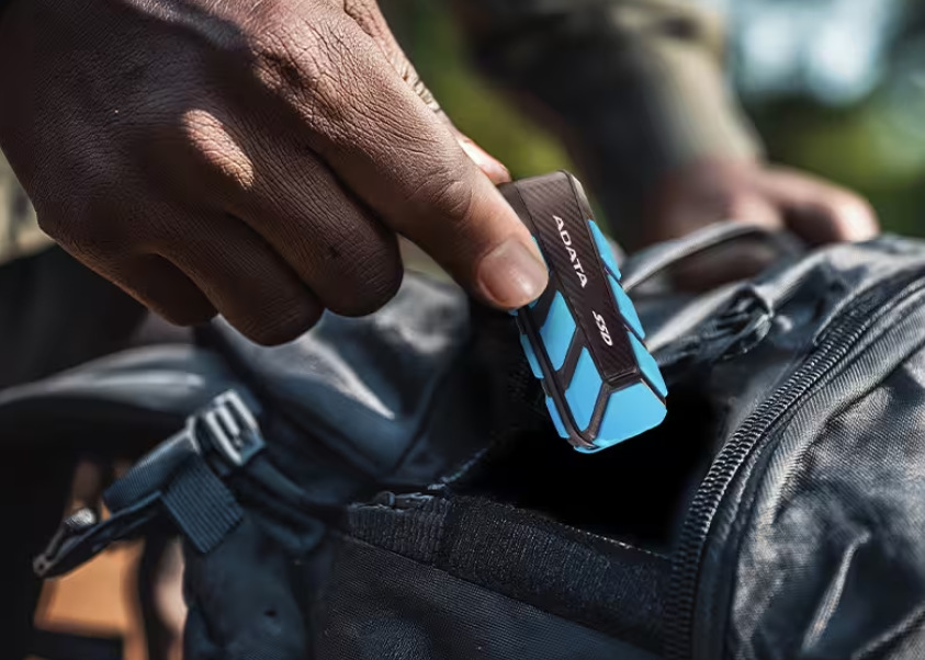 ADATA SD820 je nádherně kompaktní a váží jen 26,5 g
