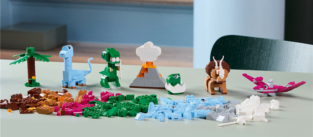 Stavebnice LEGO® Classic 11041 Kreativní dinosauři Díky očím, ústům a dalším dílkům mohou děti měnit vzhled dinosaurů a vytvářet nové tvory.