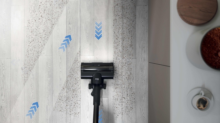 Tyčový vysavač Hoover HF610HX 011 černý Tyčový vysavač Hoover HF610HX 011 vysává nečistoty v obou směrech, na podlaze naznačeno šipkami