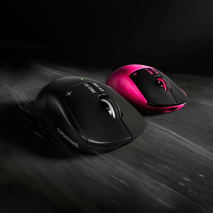 Myš Logitech G PRO X3 SUPERSTRIKE černá Dvě varianty myši Logitech G PRO X3 Superstrike vedle sebe v dynamickém produktovém záběru
