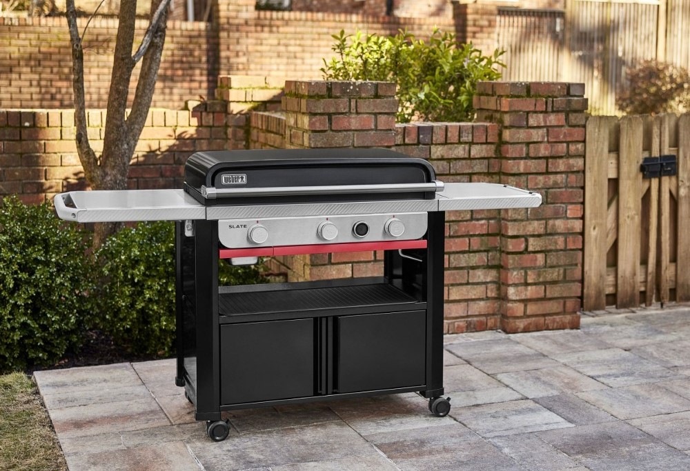 Gril zahradní plynový Weber SLATE GPD Premium 76 cm černý