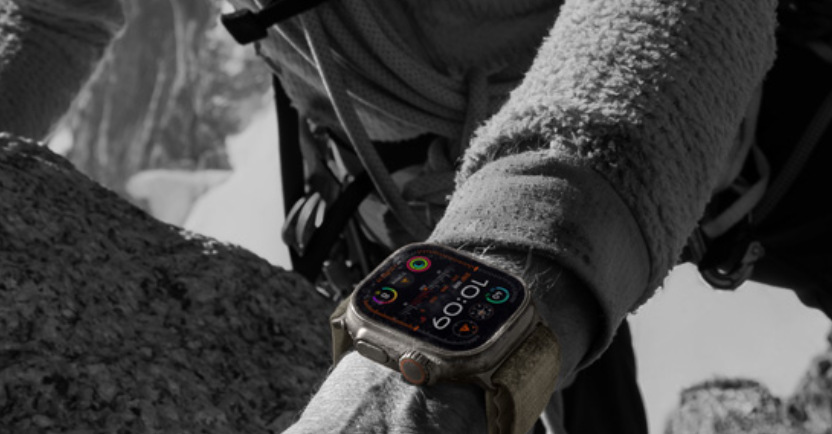 Chytré hodinky Apple Watch Ultra 2 GPS + Cellular, 49mm pouzdro z titanu - zeleno-šedý trailový tah - M/L Chytré hodinky Apple Watch Ultra 2 GPS + Cellular, 49mm pouzdro z titanu - zeleno-šedý trailový tah - M/L