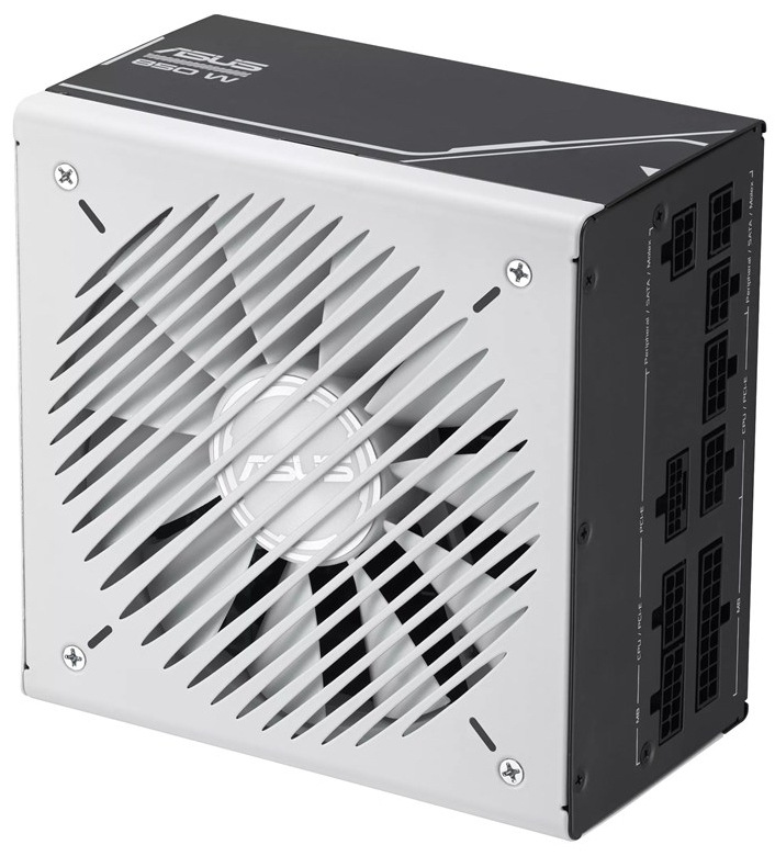 Pohled na zdroj z přední strany. Vidíme mřížku ventilátoru, pravý bok s porty.