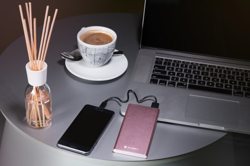 Powerbanka GoGEN 5000 mAh, Lightning růžová