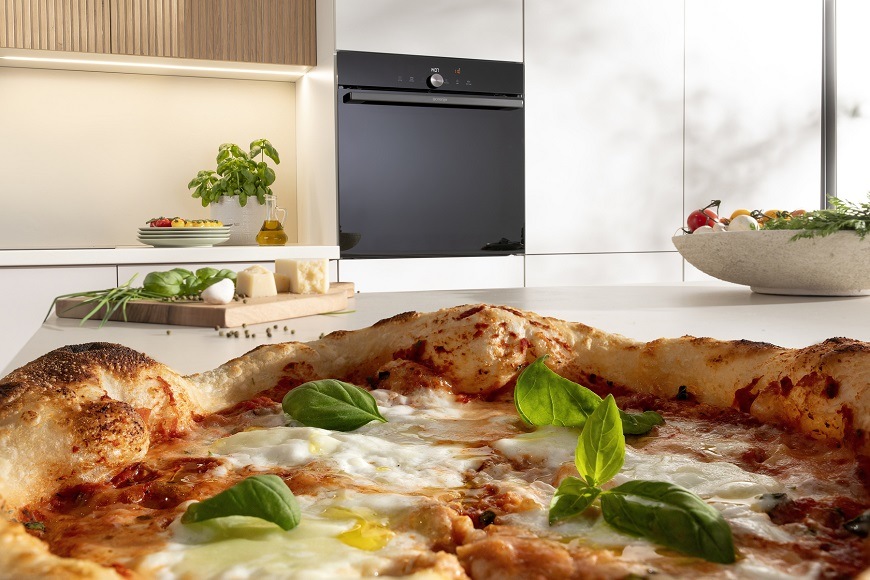 Trouba Gorenje GO66E PIZZA350C černá Vestavná trouba Gorenje GO66EPIZZA350C, černá