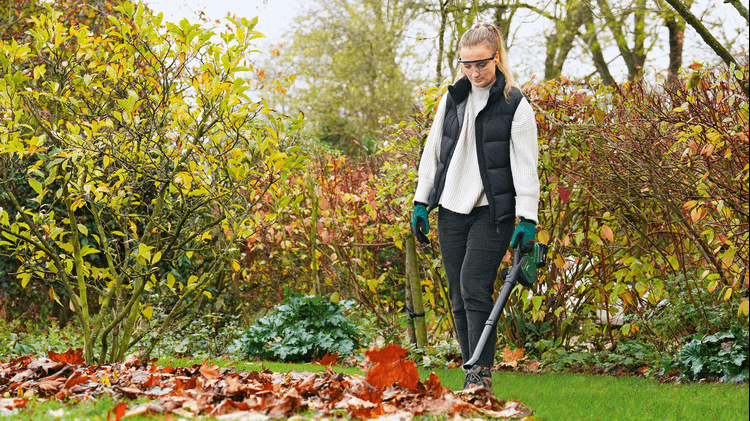 Fukar zahradní Bosch UniversalLeafBlower 18V-130 (s baterií) Bosch UniversalLeafBlower 18V-130 (s baterií)