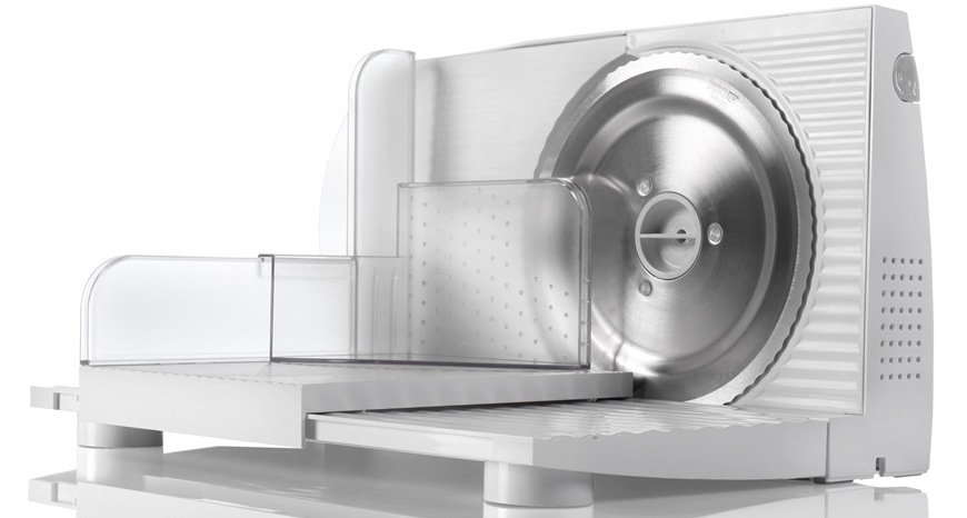 Boční pohled na elektrický kráječ Gorenje R401W v bílém provedení.