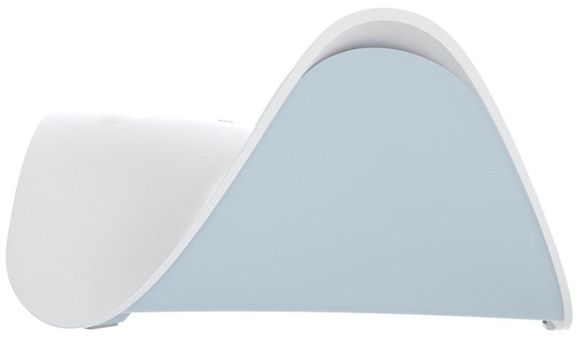 Boční profil routeru D-Link M95/E BE9500 ukazující elegantní tvar a interní antény