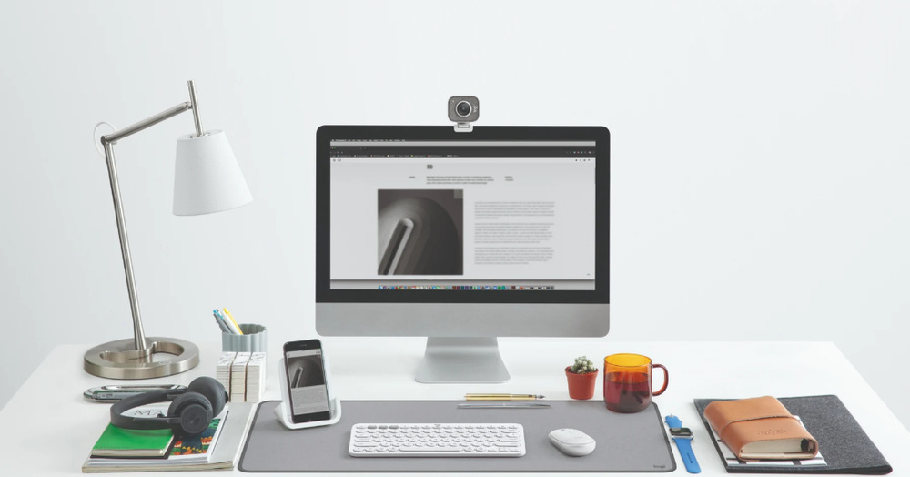 Podložka pod klávesnici a myš Logitech Desk Mat Studio Series. 30 x 70 cm fialová