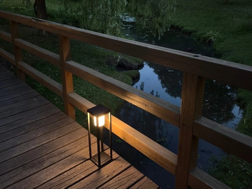 Venkovní svítidlo Tesla Lightning TS201, 50cm, 300 lumenů, 3000K, PIR, solární - černé