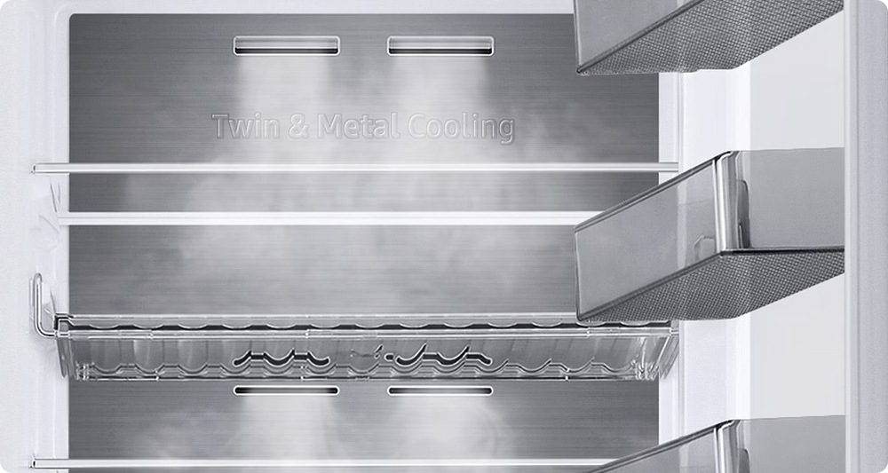 Chladnička s mrazničkou Samsung RB38C7B6BS9/EF, Bespoke stříbrná Kovový panel Metal Cooling lednice Samsung RB38C7B6BS9/EF