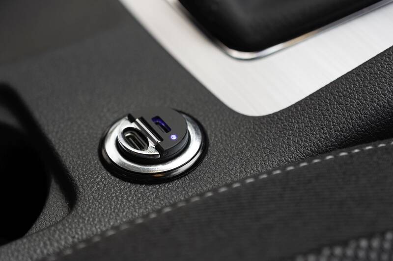 Adaptér do auta FIXED 2x USB-C PD, 30W černý