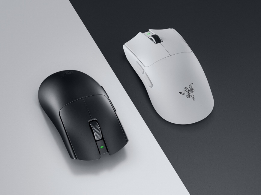 Myš Razer Viper V4 Pro bílá Černá a bílá varianta bezdrátové myši z horního pohledu