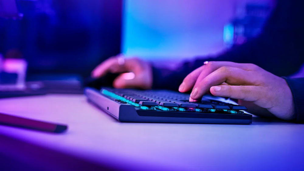 Klávesnice Logitech G515 TKL Lightspeed, CZ/SK layout černá Klávesnice Logitech G515 TKL Lightspeed, CZ/SK layout černá