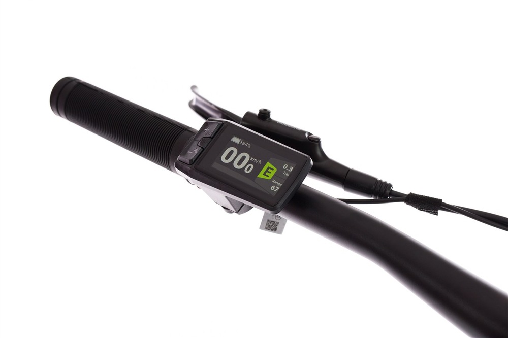 GoGEN Campo Plus MX informuje o všem důležitém skrze barevný LCD displej