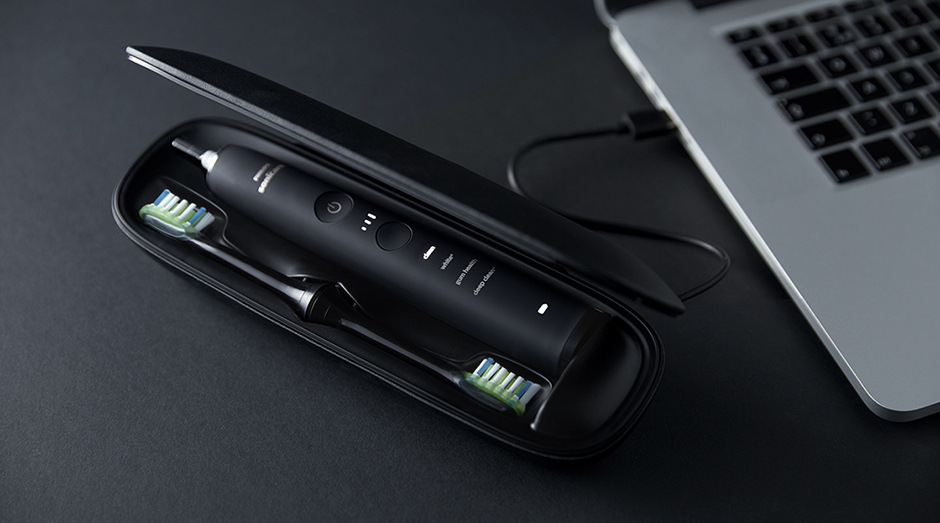 Zubní kartáček Philips Sonicare 9000 DiamondClean HX9911/09 černý Zubní kartáček Philips Sonicare 9000 DiamondClean HX9911/09 černý