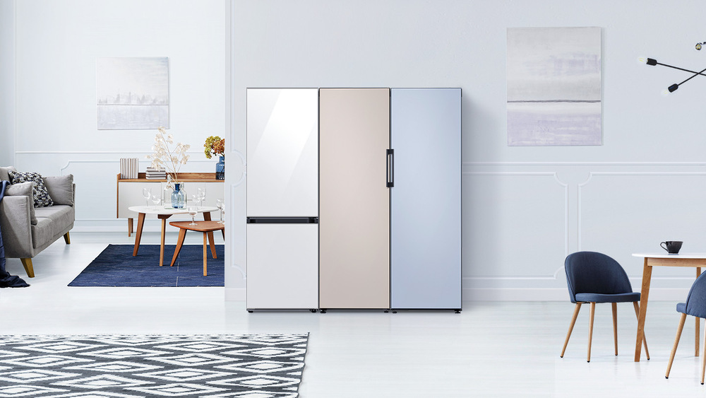 Chladnička s mrazničkou Samsung RB38C7B6BS9/EF, Bespoke stříbrná Lednice Samsung RB34C775CS9/EF s dalšími moduly v kuchyni