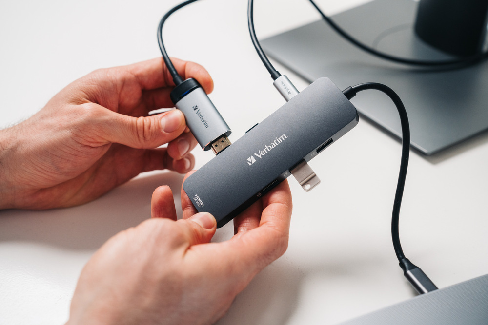 USB Hub Verbatim USB-C Pro Multiport 8 Port stříbrný USB Hub Verbatim USB-C Pro Multiport 8 Port stříbrný