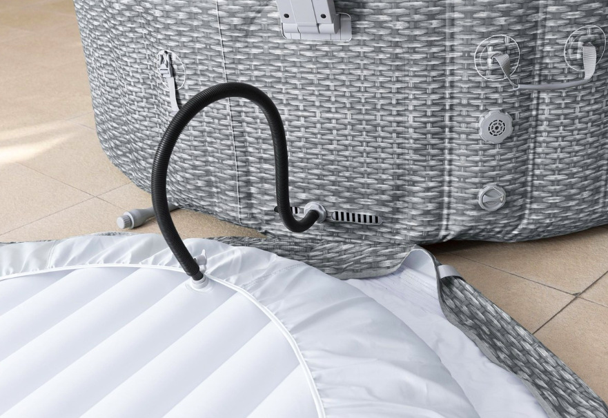 Detail připojení čerpadla k vířivce Bestway Lay-Z-Spa Bali Smart AirJet 6001N