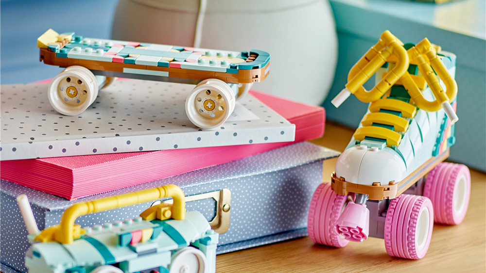 Stavebnice LEGO® Creator 3 v 1 31148 Retro kolečkové brusle Z brusle lze přestavěním vytvořit skateboard, který přináší nové možnosti pro akční hraní.