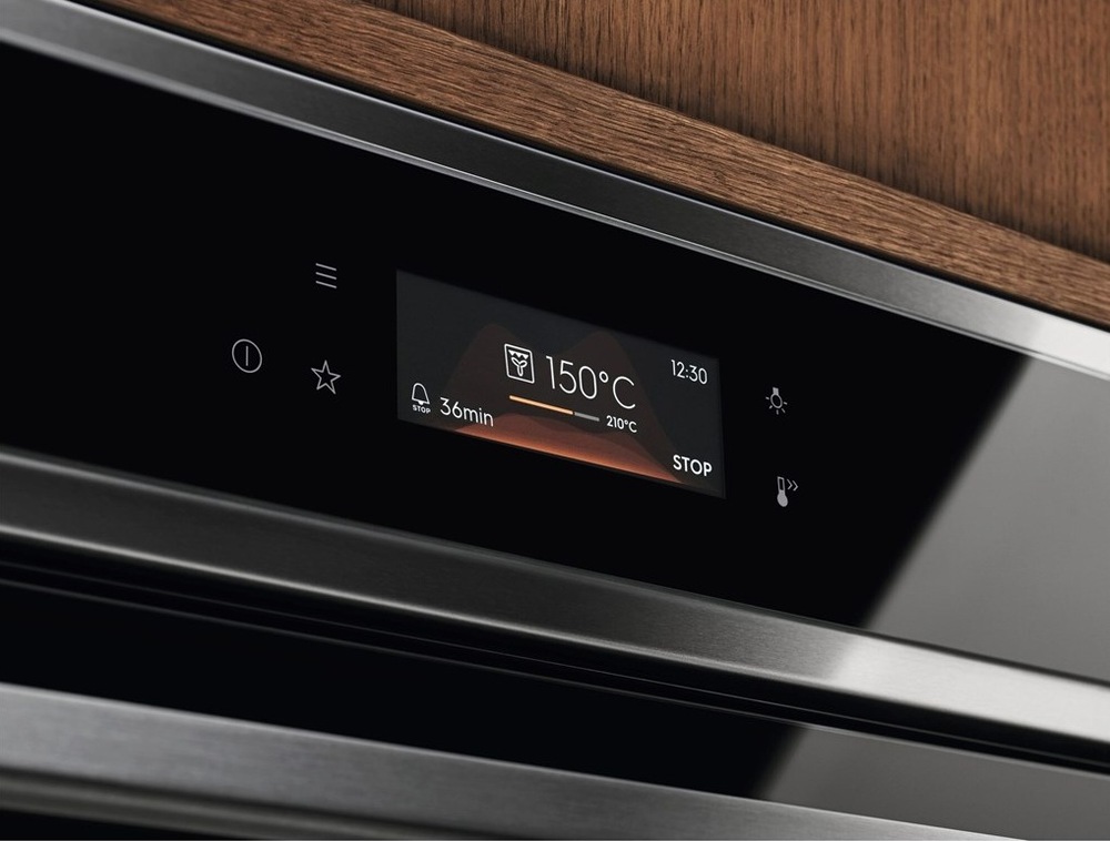 Trouba Electrolux série 800 EOB8S38X černá/nerez Electrolux EOB8S38X EXCite displej