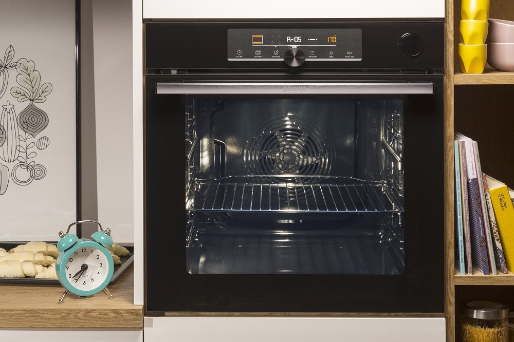Trouba Gorenje Essential BOSX6737E13BG ExtraSteam černá Gorenje trouba BOSX6737E13BG, černá, rychlý předehřev