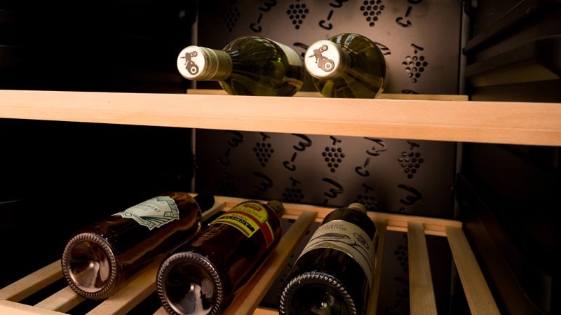 Vinotéka Haier HWS77GDAU1 černá