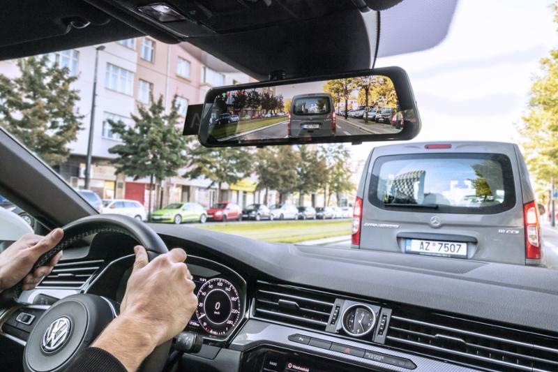 Autokamera LAMAX S9 Dual GPS (s detekcí radarů) černá