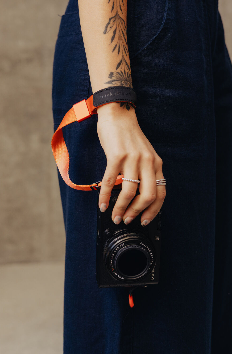 Popruh Peak Design Cuff oranžové