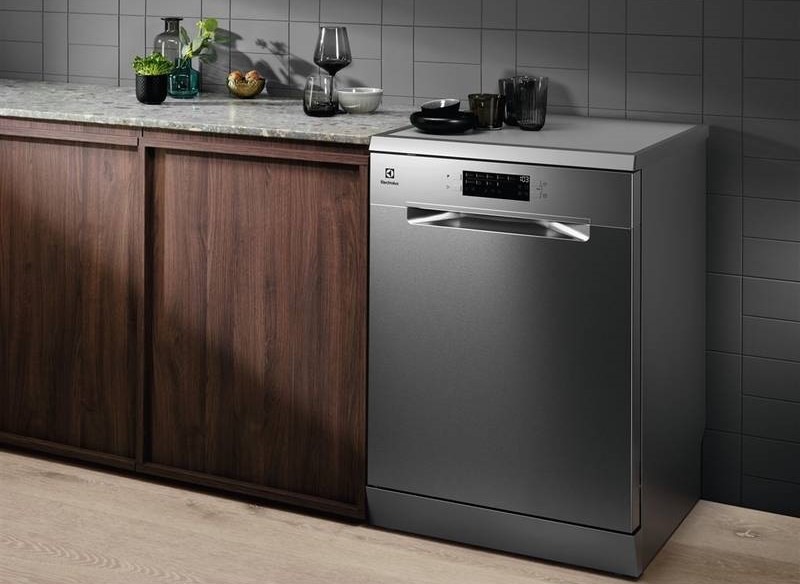 Myčka nádobí Electrolux 300 AirDry ESA47210SX nerez