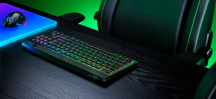 Klávesnice Razer BlackWidow V4 Low-profile Tenkeyless HyperSpeed (Orange Switch), US layout černá Klávesnice Razer BlackWidow V4 Low-profile Tenkeyless HyperSpeed (Orange Switch), US layout černá
