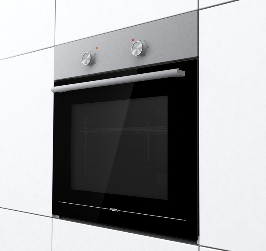Vestavná trouba Mora VT 111 GX se zavřenými dvířky.
