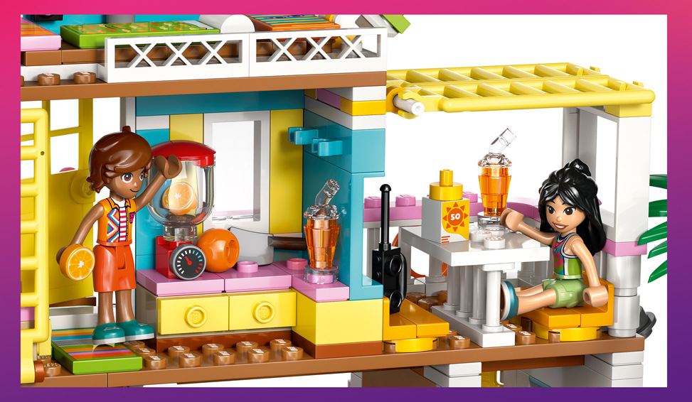 Stavebnice LEGO® Friends 42699 Plážový dům s tuleni Smoothie, kajak a houpací síť zpestřují dovolenou a nechávají děti tvořit vlastní prázdninové scénáře.