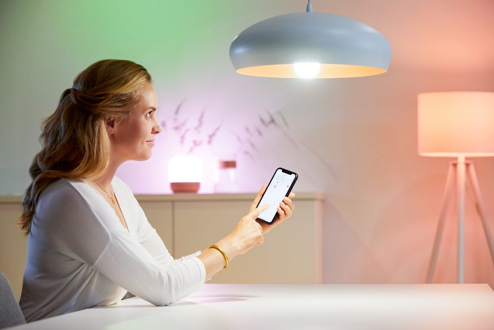 Chytrá žárovka Philips Smart LED 8W, E27, RGB