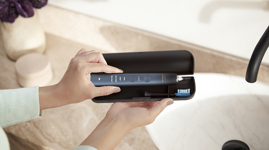 Zubní kartáček Philips Sonicare DiamondClean HX9911/88 černý/modrý Zubní kartáček Philips Sonicare DiamondClean HX9911/88 černý/modrý