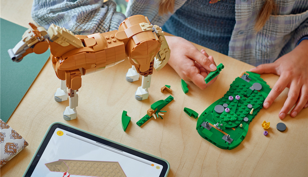 Stavebnice LEGO® Creator 3 v 1 31166 Krásný kůň Pohyblivá zvířata podporují kreativní hraní a dětem od devíti let dávají prostor vymýšlet vlastní scény.