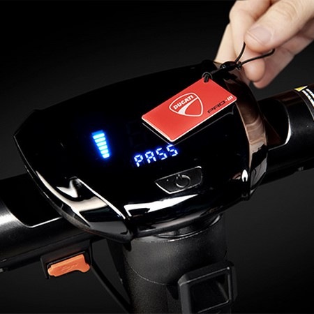 Elektrická koloběžka Ducati PRO-III Elektrická koloběžka Ducati PRO-III