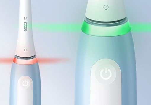 Zubní kartáček Oral-B iO Series 3 Black s cestovním pouzdrem černý