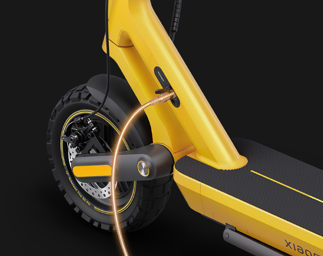 Elektrická koloběžka Xiaomi Scooter 6 Ultra černá/žlutá Xiaomi Electric Scooter 6 Ultra se dokáže na 30 km dojezdu dobít za pouhou hodinu