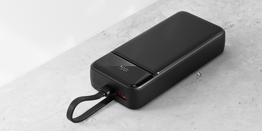 Powerbanka Spello by Epico ForcePack 20000mAh, s integrovanými kabely SP21 černá Powerbanka Spello by Epico ForcePack 20000mAh, s integrovanými kabely SP21
